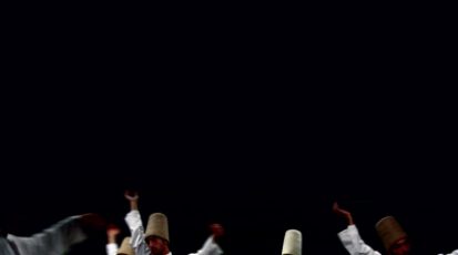 كان الجنيد يؤثر العزلة لكنه كان يحب جلسات الذكر والسماع الصوفي2 copy