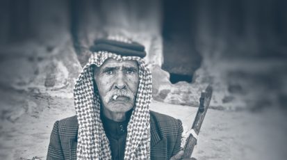 بدوي-مع-ربابته---أهل-جبل-العرب-أخذوا-الربابة-من-البدو-كمرافق-لشعرهم-الشعبي-وبرعوا-فيها