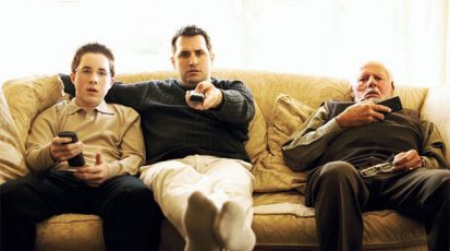 ساعات الجلوس مقابل التلفزيون تختصر عمرك