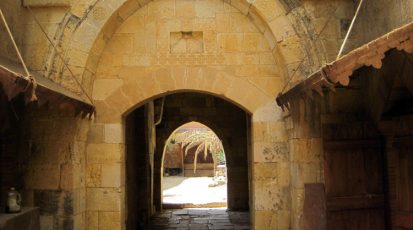 سراي-آل-جنبلاط--نحو-الساحة-الداخلية