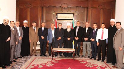 صوؤة-جامعة-حول-سماحة-شيخ-العقل-لمجلس-اأمناء-الضحى-ومجلس-إدارة-المجلس-المذهبي