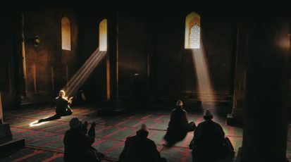 مفهوم المرآة والتجلي مفهوم مركزي في التجرية الصوفية